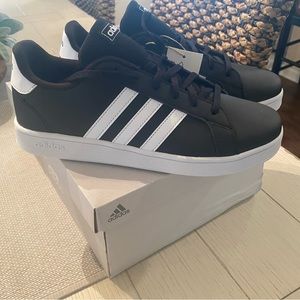 BOYS' ADIDAS BIG KID GRAND COURT 2.0 SUSTAINABLE SNEAKERS